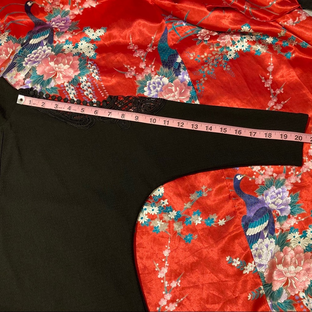 Flattering Cold Shoulder Top - Picture 7 of 10
